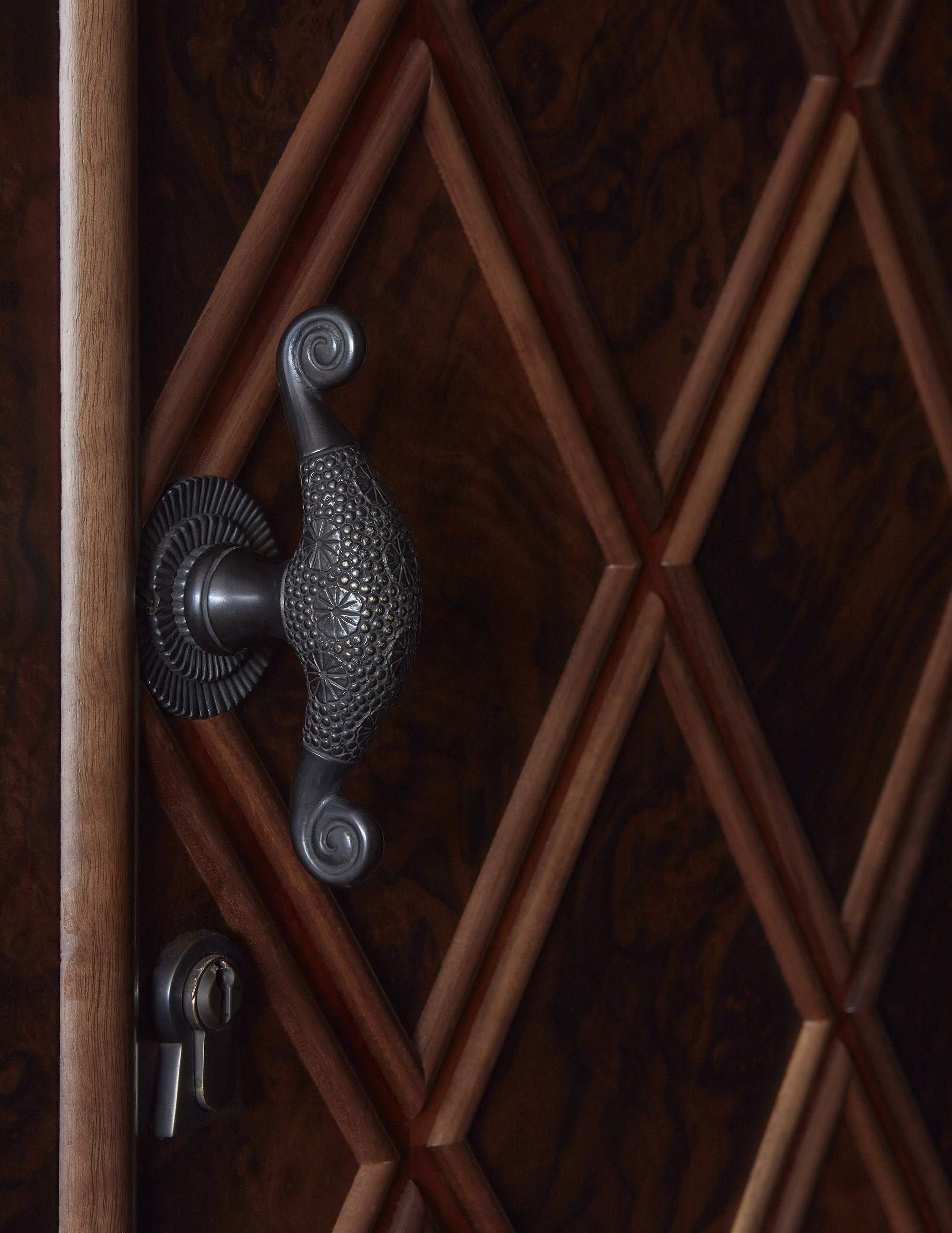 47 Stunning Luxury Penthouse Designs with Sky-High Style - High End Luxury Penthouse With Private Art Studio And Work Space